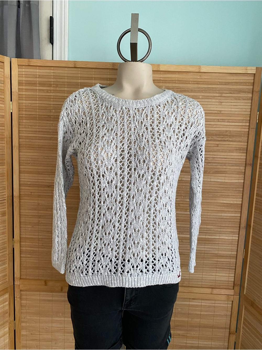 Hollister Co light gray open knit crotchet sweater top womans size small